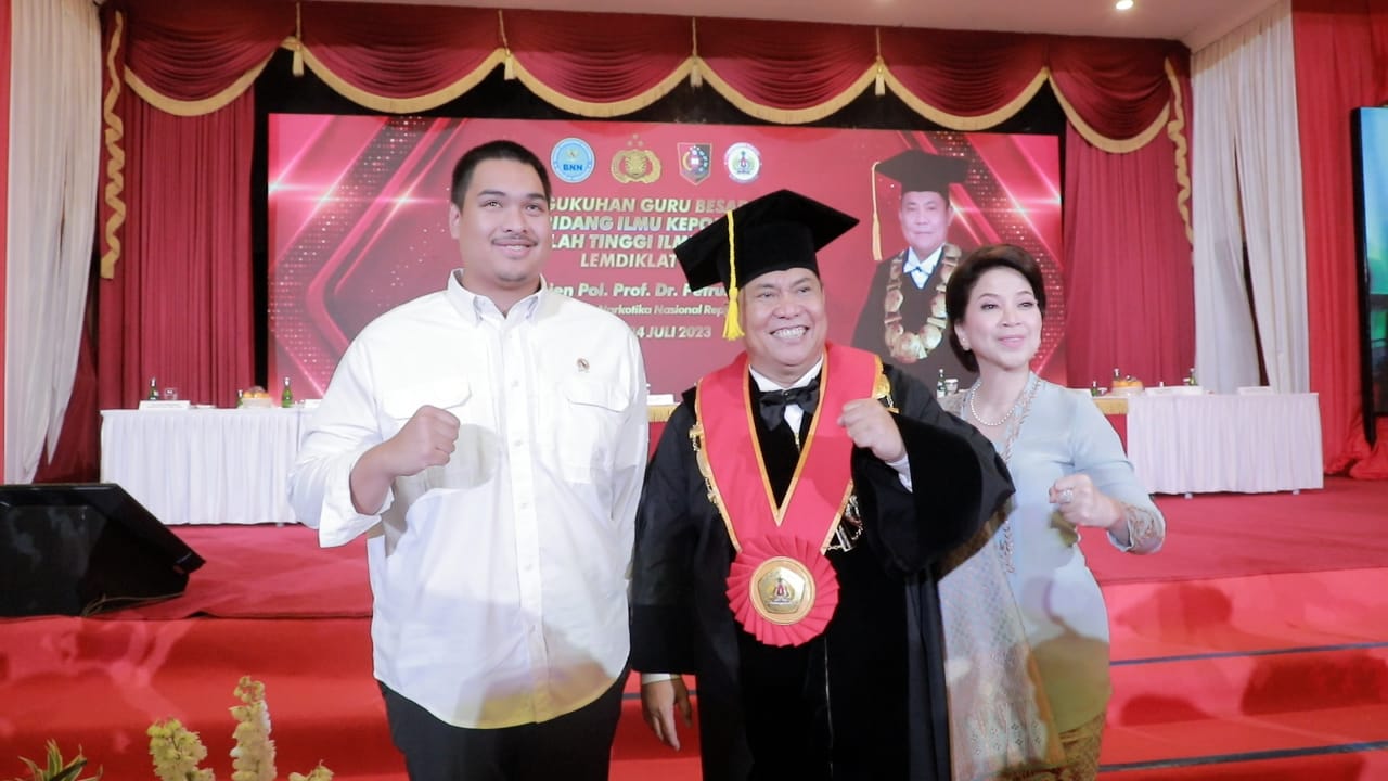 Menteri Pemuda dan Olahraga Republik Indonesia (Menpora RI) Dito Ariotedjo menghadiri pengukuhan Kepala Badan Narkotika Nasional Republik Indonesia (BNN RI), Komjen Pol Prof Dr Petrus Reinhard Golose sebagai Guru Besar Tetap Sekolah Tinggi Ilmu Kepolisian