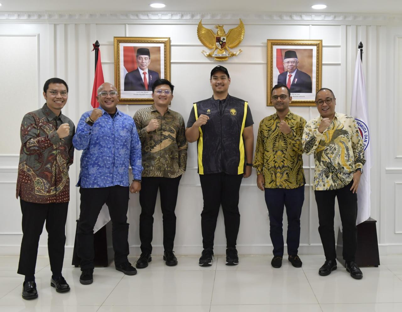 Menteri Pemuda dan Olahraga Republik Indonesia (Menpora RI) Dito Ariotedjo, menerima audiensi Managing Director Vice Media Group Asia Pacific (APAC), Nilesh Zavery yang hadir bersama Partnership Manager Indonesia Rezaldy serta Content Lead Omar Prazhari.