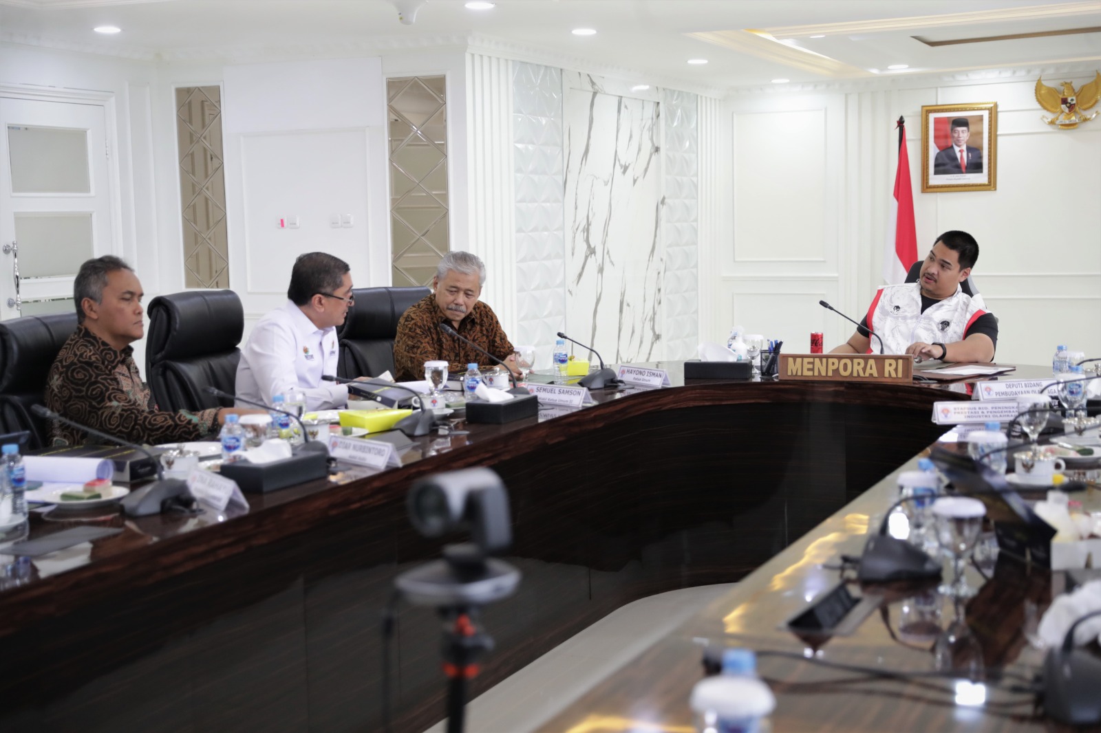 Menteri Pemuda dan Olahraga Republik Indonesia (Menpora RI) Dito Ariotedjo mendukung olahraga masyarakat Indonesia mendunia. Dukungan ini disampaikan saat audiensi dengan Komite Olahraga Masyarakat Indonesia (Kormi) di lantai 10 Graha Kemenpora, Jumat (11