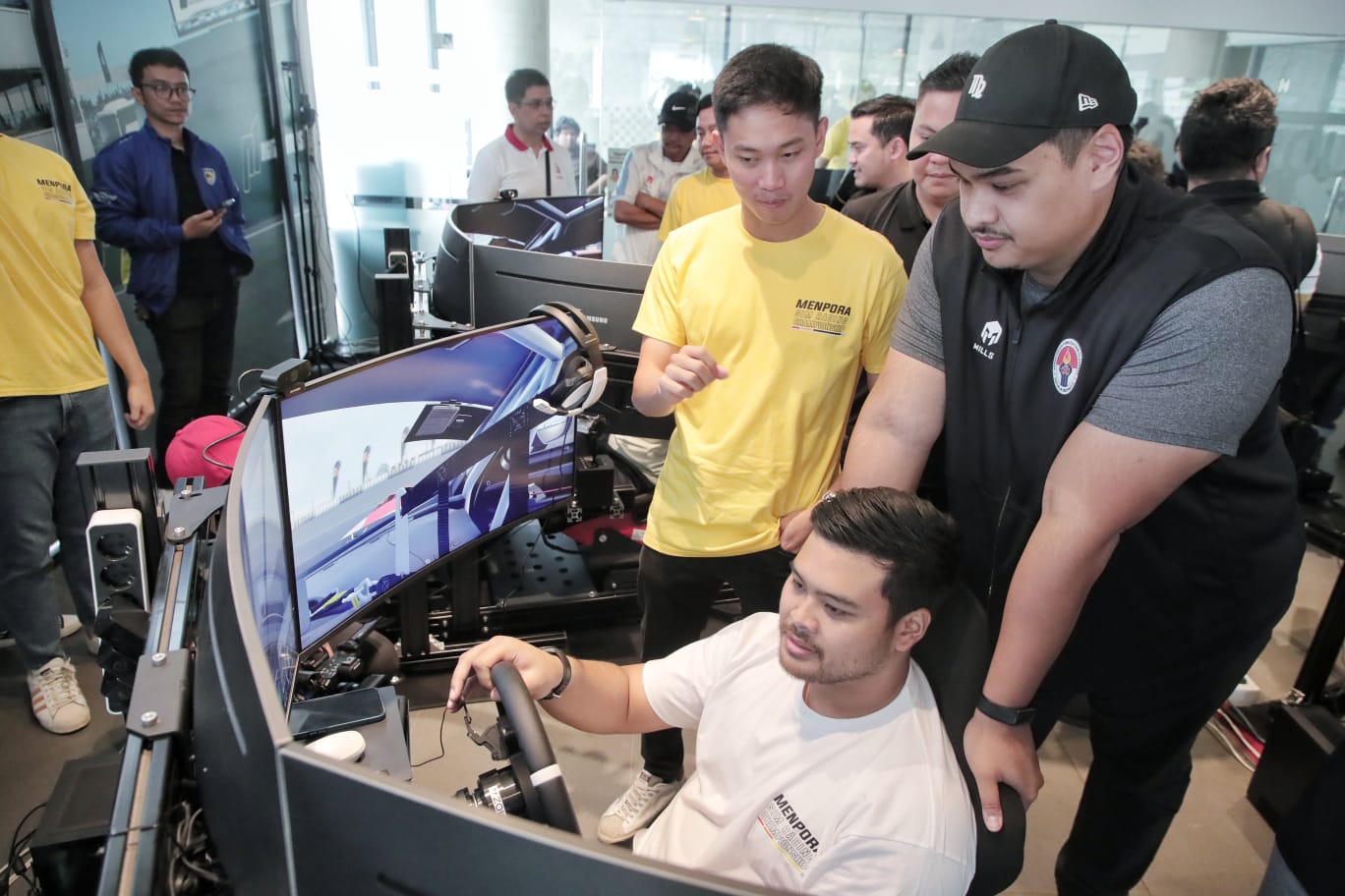 Menteri Pemuda dan Olahraga Republik Indonesia (Menpora RI) menghadiri sekaligus membuka Menpora Sim Racing Championship 2023 di Kantor Lembaga Pengelolaan Dana dan Usaha Keolahragaan (LPDUK), Jalan Radio 1 Nomor 13, Kramat Pela, Kebayoran Lama, Jakarta, 