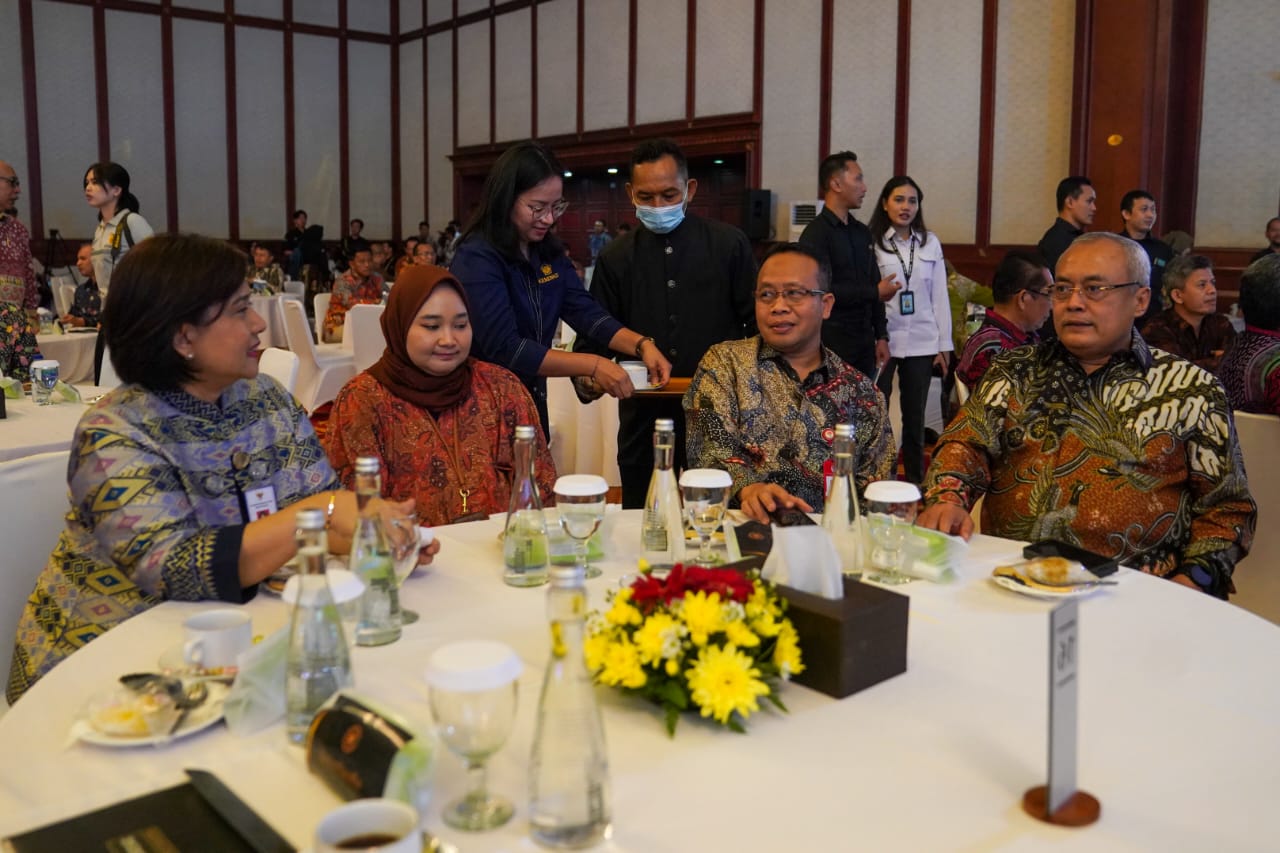Kementerian Pemuda dan Olahraga Republik Indonesia (Kemenpora RI) meraih penghargaan Peringkat II Kelompok 2 Kategori Sertifikasi Barang Milik Negara (BMN). Penghargaan disampaikan kepada Sekretaris Kementerian Pemuda dan Olahraga (Sesmenpora) Gunawan Sus