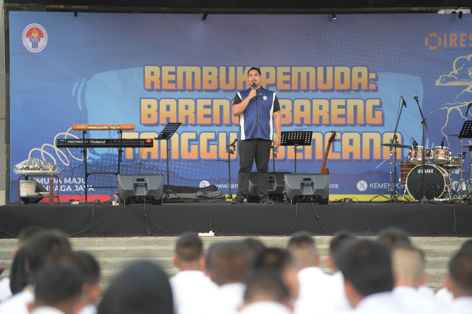 Pentingnya kepedulian pemuda terhadap lingkungan dan tanggap terhadap bencana menjadi perhatian serius Kementerian Pemuda dan Olahraga Republik Indonesia (Kemenpora RI). Bersama BNPB, Kemenpora menginisiasi program Collabs Rangers untuk menyiapkan anak mu