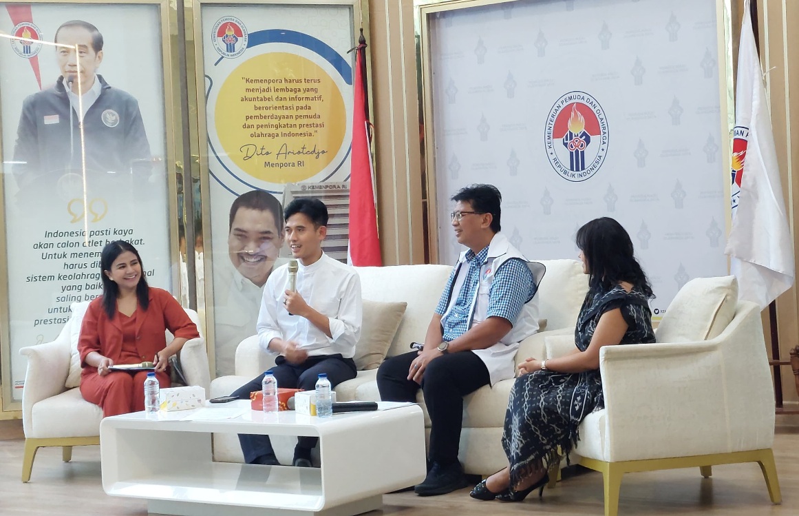 Deputi Pemberdayaan Pemuda Kemenpora Asrorun Ni'am Sholeh membuka kegiatan Jumat Ngoprek Digital (JUMANDI) di Media Center Kemenpora Lt. 1 Gedung Grha Pemuda Kemenpora, Jumat (12/1) siang.(foto:dok/kemenpora.go.id)