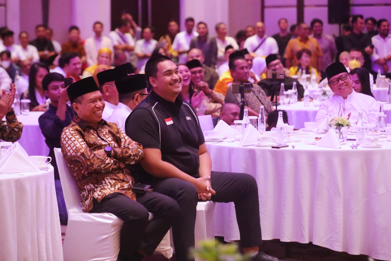 Menteri Pemuda dan Olahraga Republik Indonesia (Menpora RI) Dito Ariotedjo menghadiri silaturahmi dan buka puasa bersama Pimpinan Pusat Kolektif Kosgoro 1957 di Ballroom Hotel Fairmont, Jakarta, Senin (1/4). (foto:herry/kemenpora.go.id)