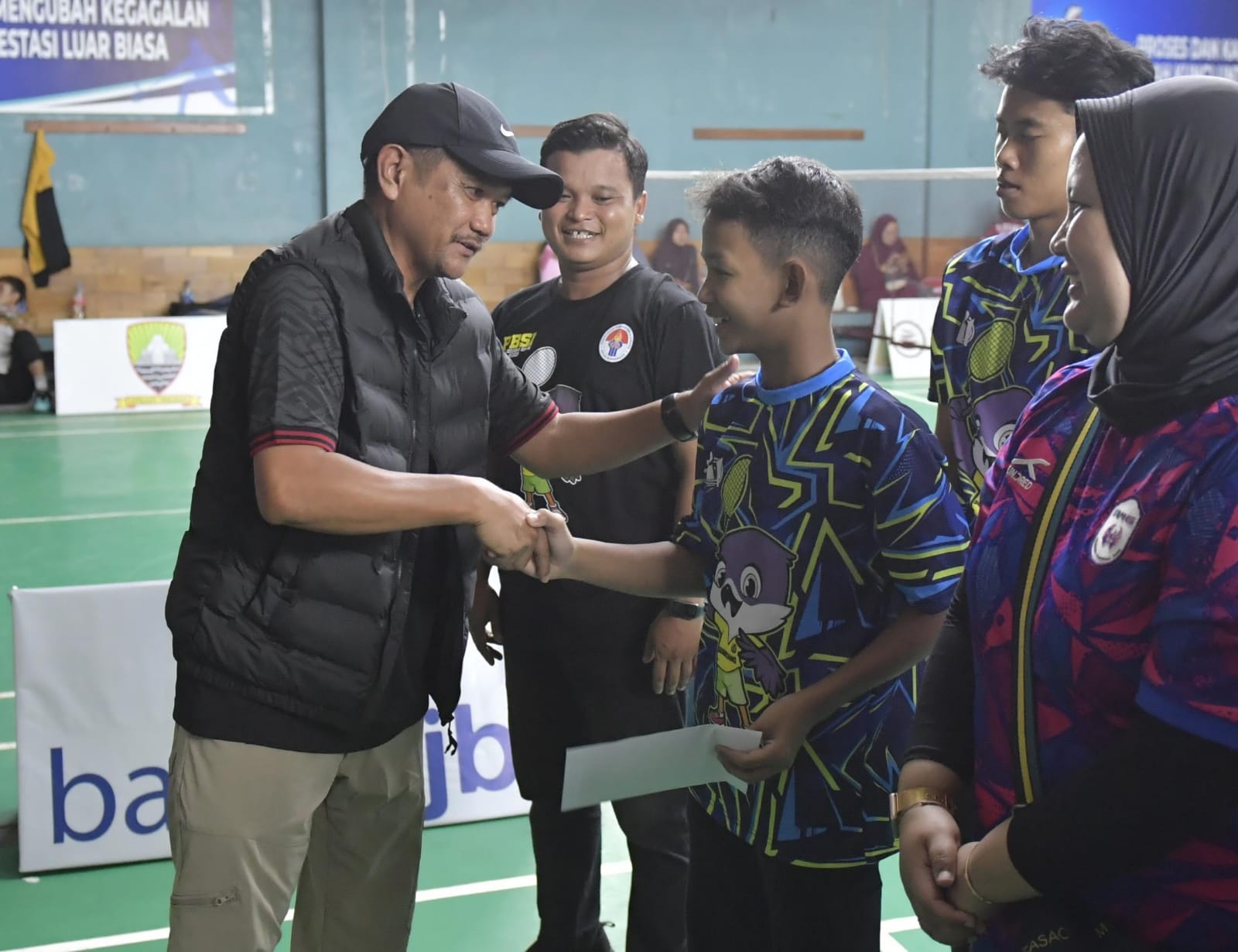 Kementerian Pemuda dan Olahraga Republik Indonesia (Kemenpora RI) menyambut baik Turnamen Bulutangkis PBSI Sumedang Open 2024. Hal tersebut  disampaikan oleh Asisten Deputi Sentra Pembinaan Olahraga Prestasi Kemenpora, Muhammad Aziz Ariyanto saat membuka 