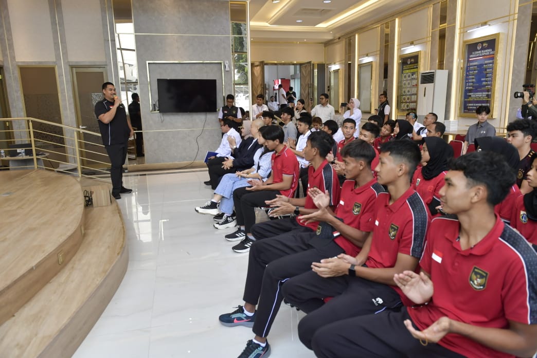 Menteri Pemuda dan Olahraga Republik Indonesia (Menpora RI) Dito Ariotedjo optimis Indonesia bisa meraih prestasi terbaik di ASEAN School Games (ASG) 2024 Vietnam. Para atlet pelajar yang akan berlaga di pentas olahraga itu diharap mampu berjuang dan memb