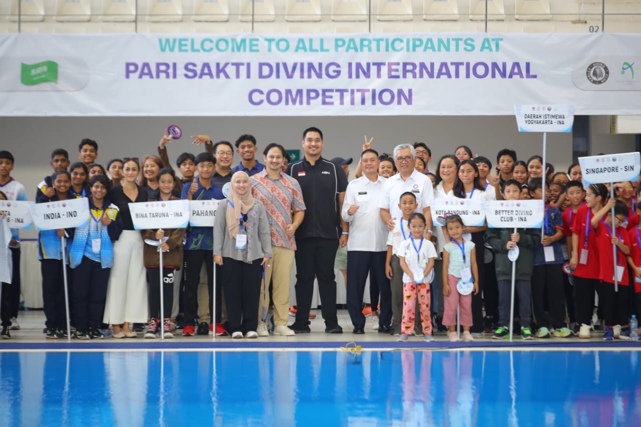 Menteri Pemuda dan Olahraga Republik Indonesia (Menpora RI) Dito Ariotedjo memberikan sambutan pada pembukaan Pari Sakti Diving International Competition 2024 di Aquatic Stadion GBK Senayan, Jakarta, Rabu (15/5) sore. (foto:herry/kemenpora.go.id)