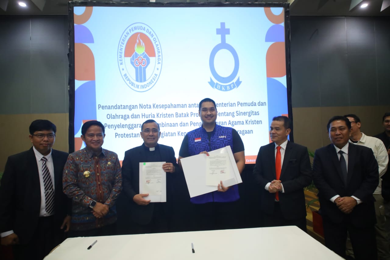 Menteri Pemuda dan Olahraga Republik Indonesia (Menpora RI) Dito Ariotedjo menandatangani nota kesepahaman atau MoU dengan Ephorus HKBP Robinson Butarbutar. Penandatanganan ini mengenai tentang sinergitas pembinaan dan pengembangan kepemudaan serta keolah