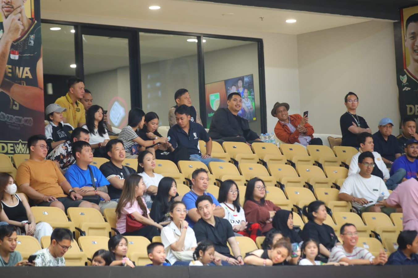 Menteri Pemuda dan Olahraga Republik Indonesia (Menpora RI) Dito Ariotedjo, hari Minggu (26/5) menyaksikan serunya laga kompetisi Indonesian Basketball League (IBL) Tokopedia Season 2024, antara Dewa United Banten kontra Amartha Hangtuah Jakarta di Dewa U