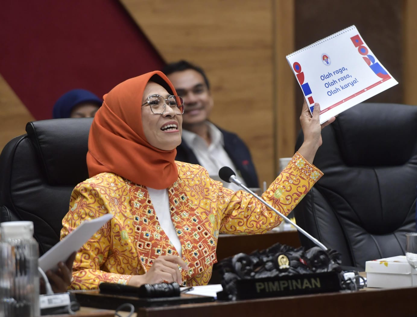 Wakil Ketua Komisi X DPR RI Hetifah Sjaifudian, menyampaikan apresiasinya atas kinerja Menpora Dito beserta jajarannya di Kemenpora RI sehingga Tim Nasional Sepak Bola Indonesia berhasil lolos ke putaran ketiga kualifikasi Piala Dunia 2026 sekaligus menja