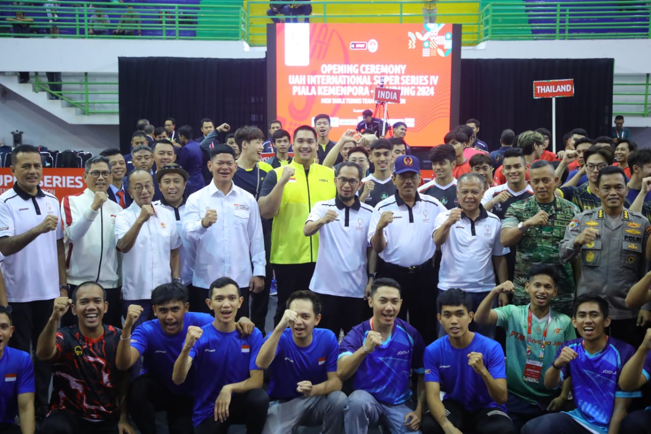 Menteri Pemuda dan Olahraga Republik Indonesia (Menpora RI) Dito Ariotedjo sepakat kejuaraan tenis meja Ustaz Adi Hidayat (UAH) International Super Series masuk dalam kalender International Table Tennis Federation (ITTF). (foto:herry/kemenpora.go.id)