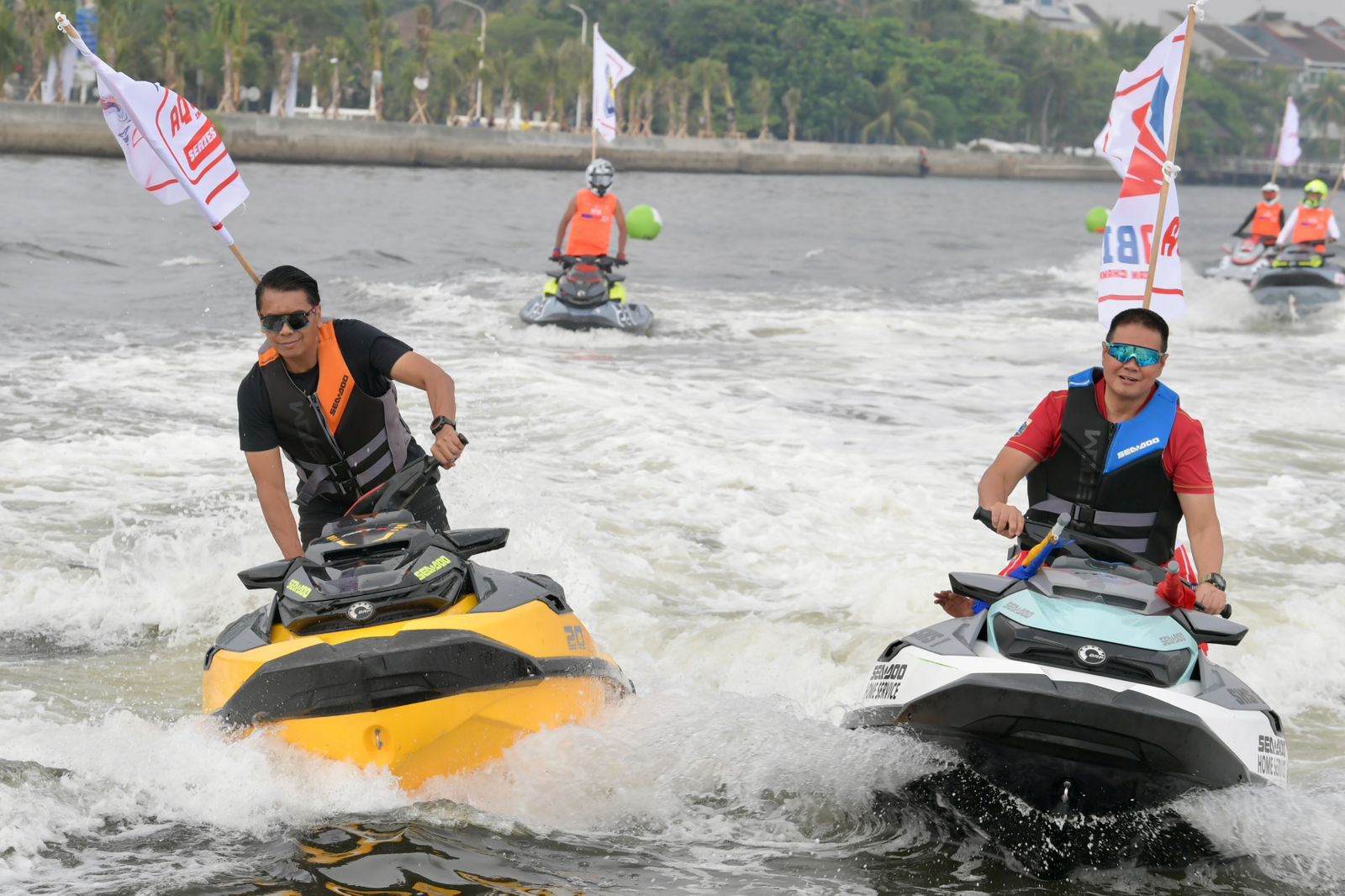 Mewakili Menpora Dito, Deputi Bidang Pembudayaan Olahraga Rudy Sufahriadi, secara resmi membuka Kejuaraan Nasional (Kejurnas) Piala Menpora Aquabike Indonesia Championship Series 2 Tahun 2024 di Pantai Mutiara, Pluit, Jakarta Utara, Sabtu (29/6). Diikuti