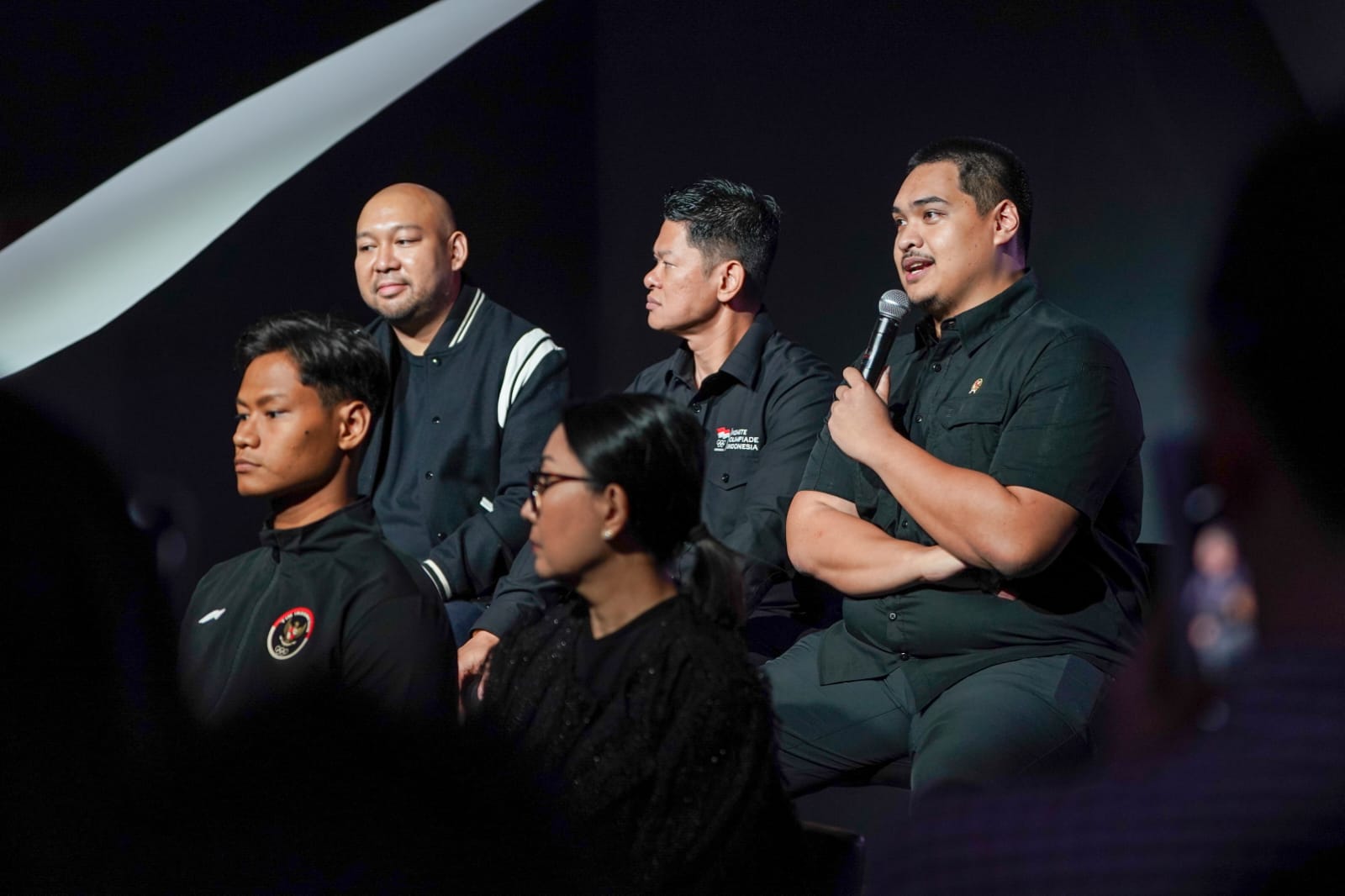 Menteri Pemuda dan Olahragab Republik Indonesia (Menpora RI) Dito Ariotedjo berharap jersey Merah Putih tim Indonesia yang didesain langsung oleh Didit Hediprasetyo bisa menambah semangat dan percaya diri para atlet untuk berjuang di Olimpiade 2024 Paris.