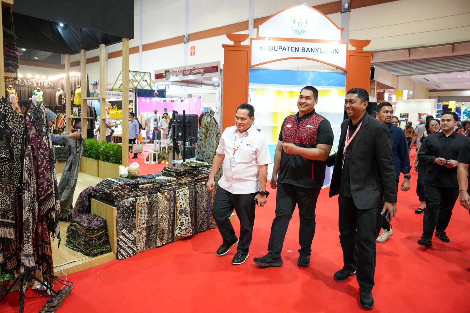 Menteri Pemuda dan Olahraga (Menpora) RI Dito Ariotedjo menghadiri penutupan Asosiasi Pemerintah Kabupaten Seluruh Indonesia (Apkasi) Otonomi Expo di Balai Sidang JCC Senayan, Jumat (12/7) sore. (foto:egan/kemsnpora.go.id)