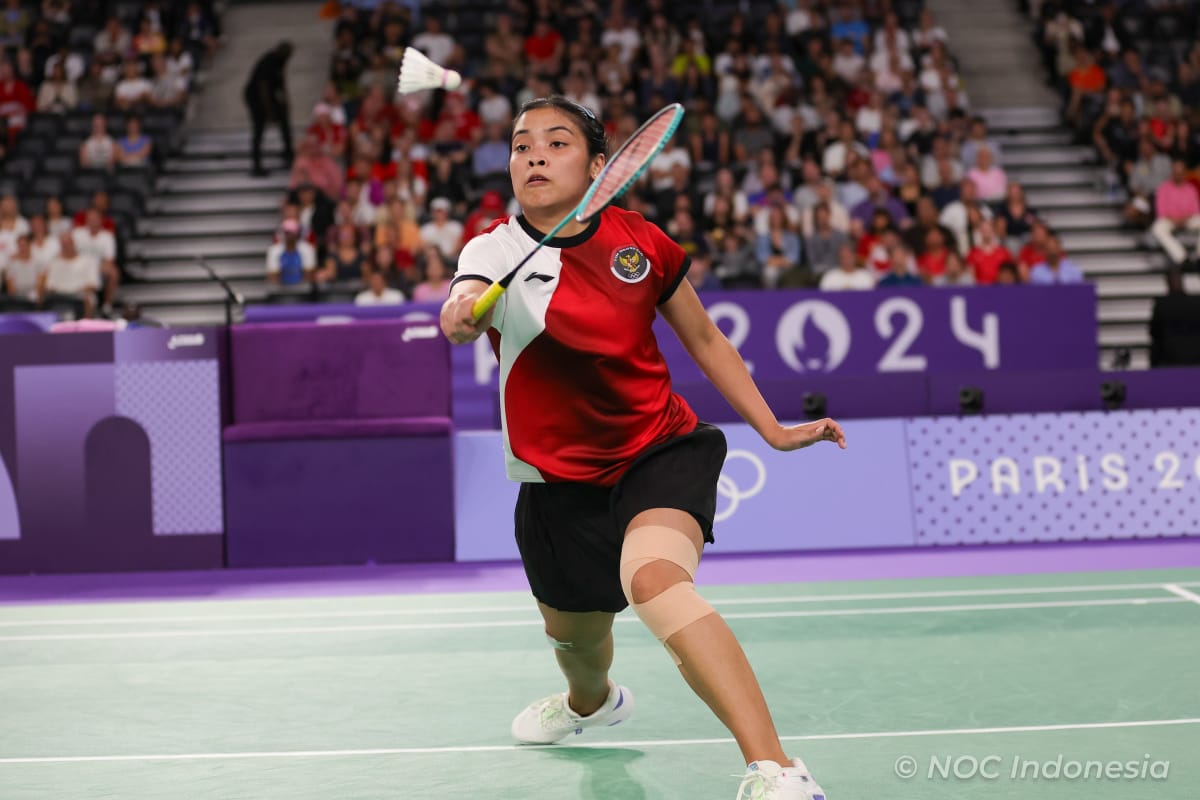 Pebulutangkis Gregoria Mariska menyumbangkan medali pertama buat Tim Indonesia di Olimpiade Paris 2024. Gregoria berhasil mendapatkan medali perunggu setelah lawannya di perebutan peringkat ketiga Carolina Marin mengalami cedera.(Foto: NOC Indonesia/Naif 