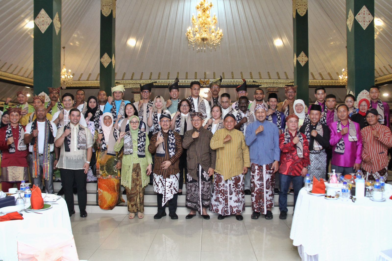 Kementerian Pemuda dan Olahraga (Kemenpora) menyambut para peserta ASEAN Sports Day 2024 dengan menggelar Gala Dinner di Pendopo Parasemya, Sleman, Kamis (8/8). Perwakilan dari Kemenpora hadir Staf Ahli Bidang Hubungan Pusat dan Daerah, Dwijayanto Sarosa 