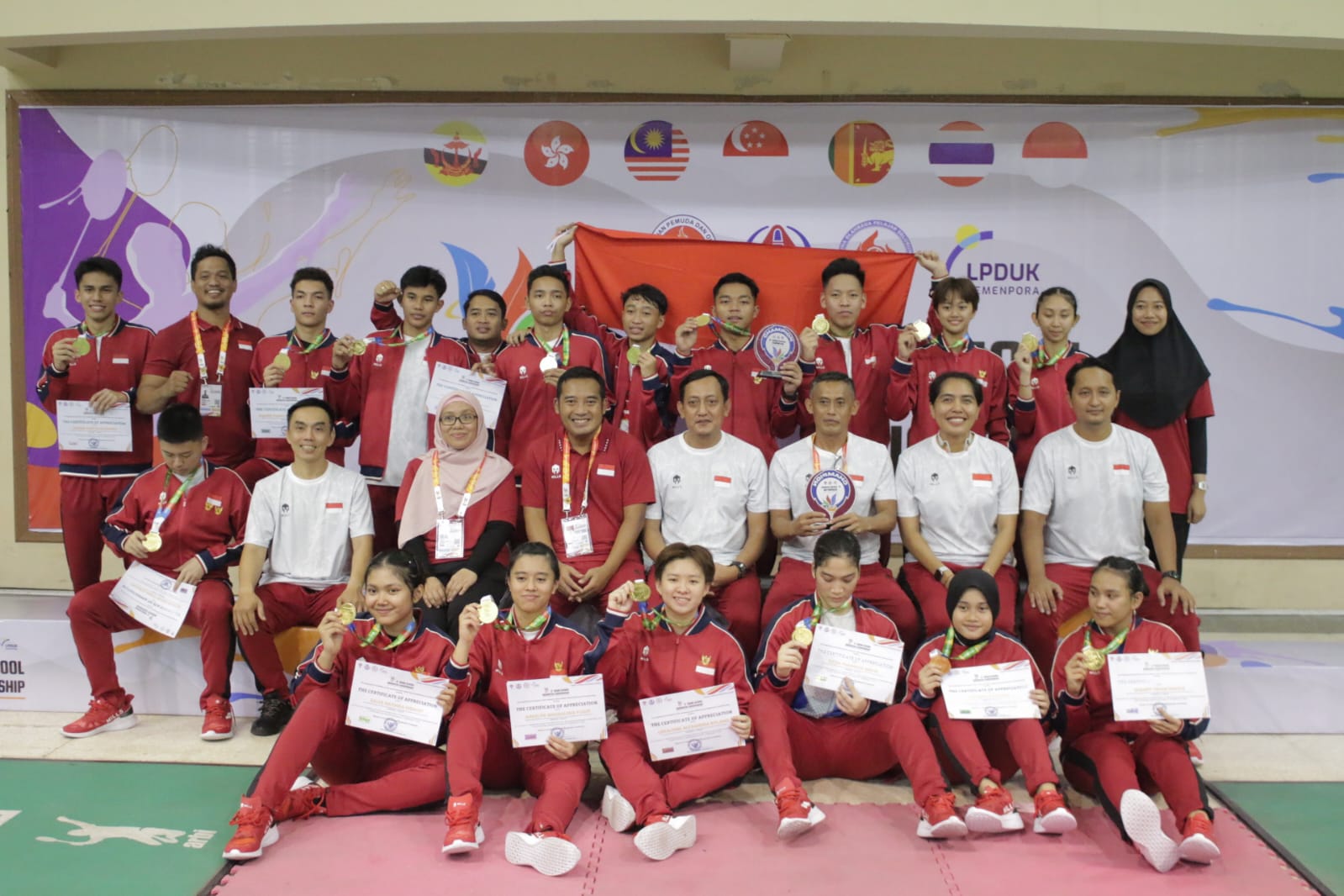 Tim beregu putra dan putri Indonesia berhasil mengukir hasil maksimal dengan menyabet gelar juara pada ajang Asian School Badminton Championship (ASBC) 2024. (foto:wury/kemenpora.go.id)
