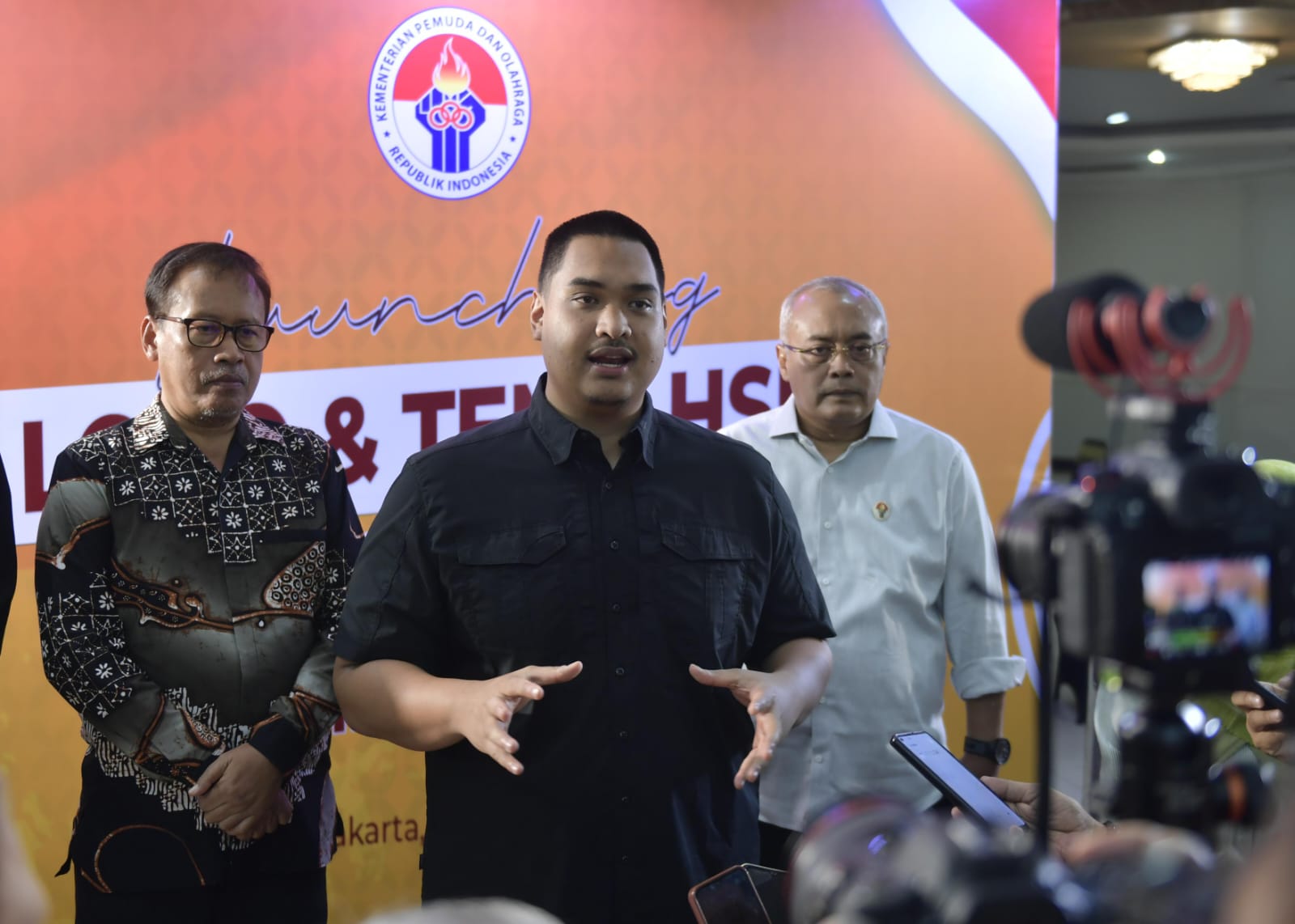 Menteri Pemuda dan Olahraga Republik Indonesia (Menpora RI), Dito Ariotedjo memberikan tanggapan terkait pertandingan antara Timnas Indonesia dan Bahrain dalam babak tiga Grup C Kualifikasi Piala Dunia 2026 Zona Asia. (foto:bagus/kemenpora.go.id)