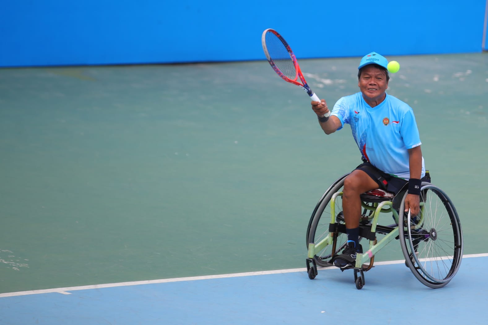 Pekan Paralimpiade Nasional (Peparnas) XVII Solo 2024 menjadi kenangan pertama paling berharga bagi atlet para tenis kursi roda nomor ganda putra, Sukasno. Kerja keras dan perjuanganya di lapangan berhasil membuahkan medali emas untuk Daerah Istimewa Yogy