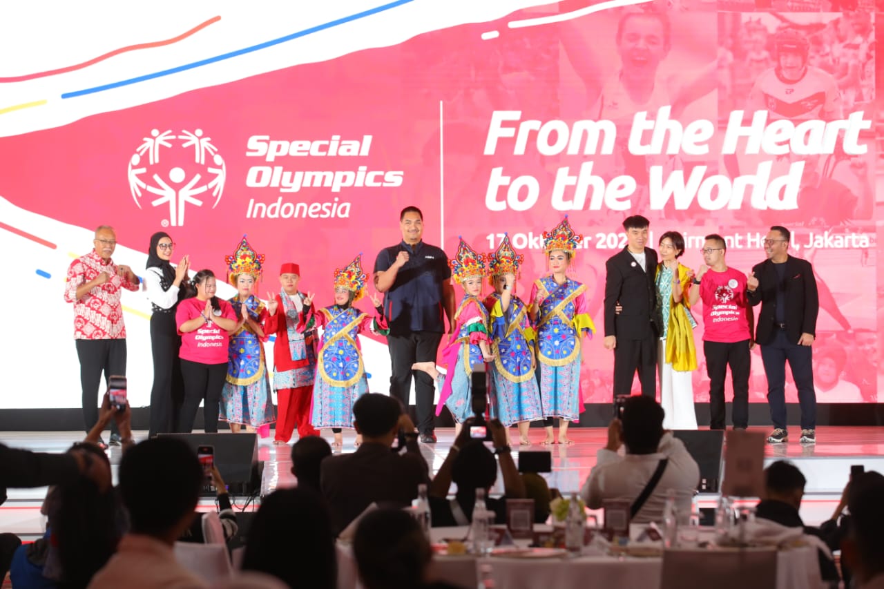 Menteri Pemuda dan Olahraga Republik Indonesia (Menpora RI) Dito Ariotedjo menghadiri acara Gala Dinner Special Olympics Indonesia (SOIna) yang bertemakan From The Heart To The World, di Fairmont Jakarta Ballroom, Rabu (17/10) malam. Acara ini diselenggar