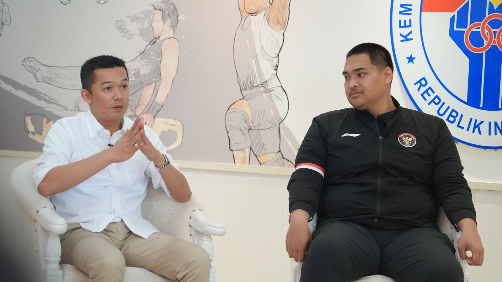 Menteri Pemuda dan Olahraga Republik Indonesia (Menpora RI) Dito Ariotedjo bersama Wakil Menpora (Wamenpora) Taufik Hidayat menjadi narasumber CNN Indonesia dengan tajuk "Gebrakan Menpora dan Wamenpora" Rabu (23/10).(foto:andre/kemenpora.go.id)