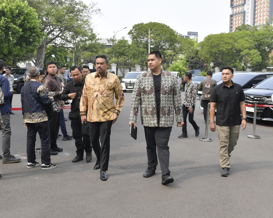 Menteri Pemuda dan Olahraga Republik Indonesia (Menpora RI) Dito Ariotedjo menghadiri sidang kabinet perdana yang dipimpin Presiden Prabowo Subianto di Istana Kepresidenan, Jakarta, Rabu (23/10). (foto:bagus/kemenpora.go.id)