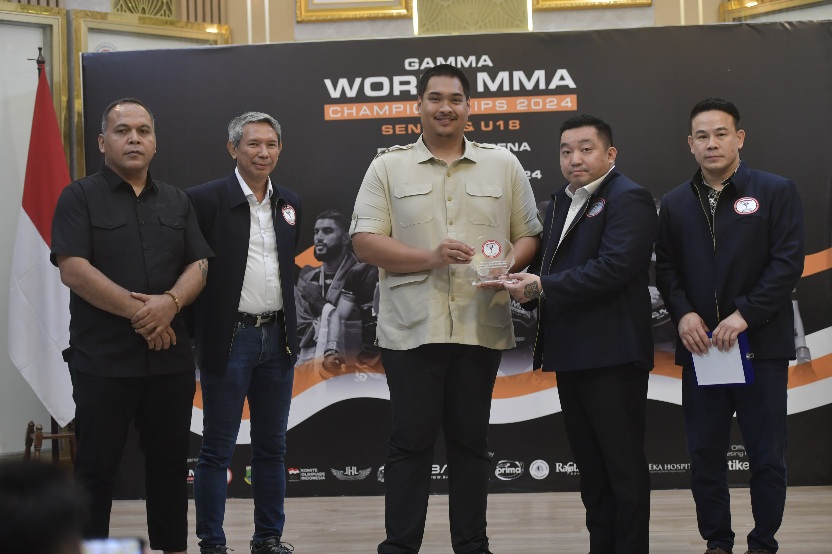 Menteri Pemuda dan Olahraga Republik Indonesia (Menpora RI) Dito Ariotedjo menerima audiensi pengurus Persatuan Tarung Campuran Indonesia (Pertacami), Selasa (19/11) di Kantor Kemenpora.(foto:bagus/kemenpora.go.id)