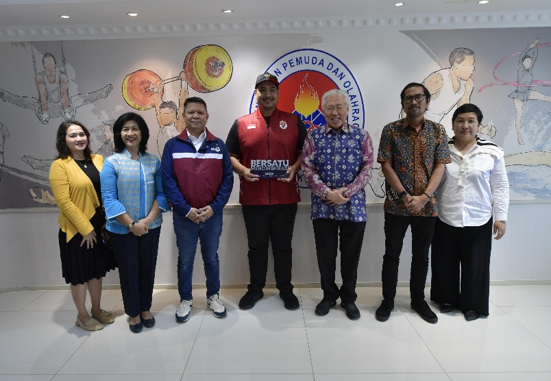 Menteri Pemuda dan Olahraga Republik Indonesia (Menpora RI) Dito Ariotedjo menerima jajaran direksi B-Universe di Kantor Kemenpora, Jakarta, Selasa (18/2). Pertemuan ini membahas potensi kerja sama dalam pengembangan kepemudaan dan olahraga di Indonesia.(