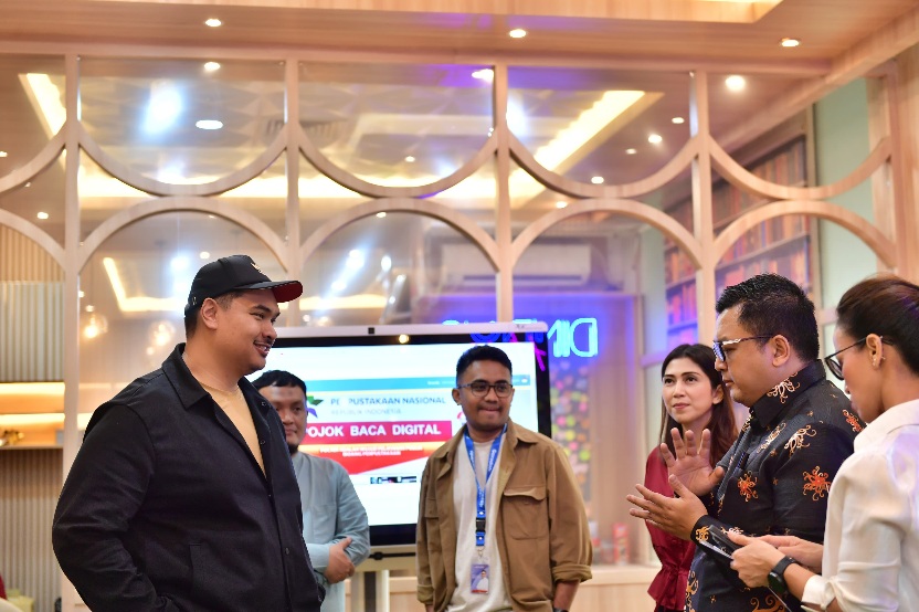 Menteri Pemuda dan Olahraga Republik Indonesia (Menpora RI) Dito Ariotedjo menerima audiensi Direktur Utama Garuda TV Fahmi Muhamad Anwari yang hadir bersama Pemimpin Redaksi Elly Husin dan rombongan. (foto:andre/kemenpora.go.id)