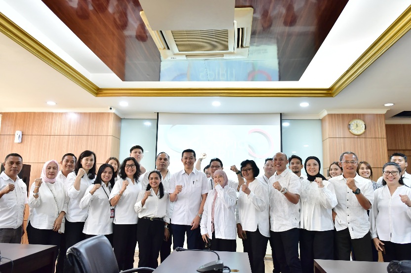 Wakil Menteri Pemuda dan Olahraga (Wamenpora) RI Taufik Hidayat menghadiri rapat Indonesia Olympians Association (IOA) di ruang rapat lantai 3 Graha Kemenpora, Jalan Gerbang Pemuda Nomor 3, Senayan, Kamis (27/2) siang.(foto:andre/kemenpora.go.id)