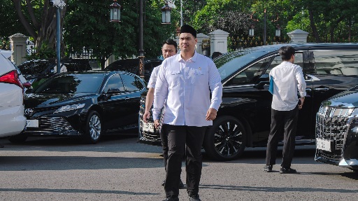 Menteri Pemuda dan Olahraga Republik Indonesia (Menpora RI) Dito Ariotedjo bersama Wamenpora Taufik Hidayat menghadiri Sidang Kabinet Paripurna terkait pembahasan 6 bulan kerja di Istana Kepresidenan Jakarta, Senin (5/5).(foto:putra/kemenpora go.id)