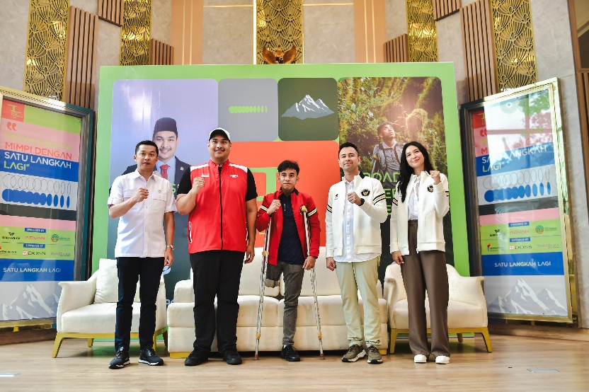 Menteri Pemuda dan Olahraga Republik Indonesia (Menpora RI) Dito Ariotedjo mendukung langkah anak muda disabilitas Anggi Wahyuda yang akan mewujudkan impian besarnya untuk mencapai Everest Base Camp, Nepal dengan gerakan “Satu Langkah Lagi". (foto:Andre/k