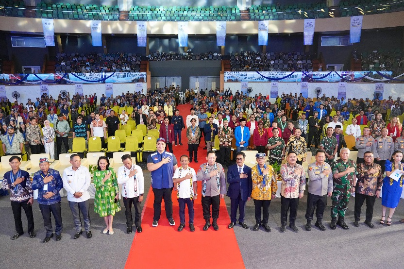 Menteri Pemuda dan Olahraga (Menpora) RI Dito Ariotedjo menghadiri seremonial pembukaan Kongres XXXIX Gerakan Mahasiswa Kristen Indonesia (GMKI) Tahun 2025 di plenary Convention Hall Samarinda, Kalimantan Timur (Kaltim) Sabtu (17/5) siang. (foto:Gilang/ke