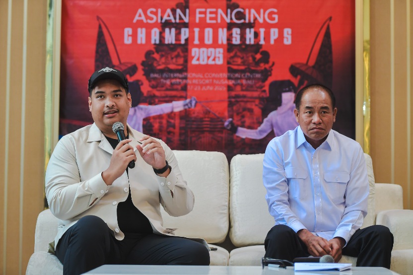 Menteri Pemuda dan Olahraga (Menpora) RI Dito Ariotedjo menghadiri konferensi pers Asian Fencing Championships 2025 di Media Center Kemenpora, Graha Kemenpora, Jalan Gerbang Pemuda Nomor 3 Senayan, Rabu (28/5) siang.(foto:bagus/kemenpora.go.id)