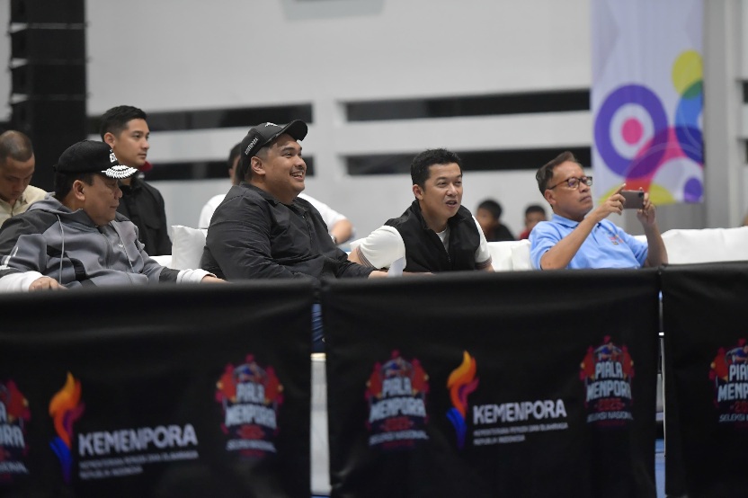 Menteri Pemuda dan Olahraga (Menpora) RI Dito Ariotedjo bersama Wakil Menpora (Wamenpora) Taufik Hidayat menghadiri pertandingan final sekaligus penutupan Seleksi Nasional (Seleknas) Tenis Meja Piala Menpora 2025 di GBK Arena, Jalan Asia-Afrika Nomor 70, 