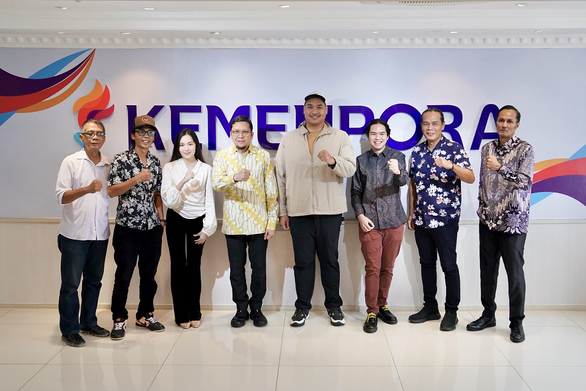 Menteri Pemuda dan Olahraga Republik Indonesia (Menpora RI) Dito Ariotedjo menerima kunjungan Wakil Ketua Badan Legislasi DPR Ahmad Doli Kurnia Tandjung di Kemenpora, Jakarta, Selasa (10/6). (foto:Gilang/kemenpora.go.id)