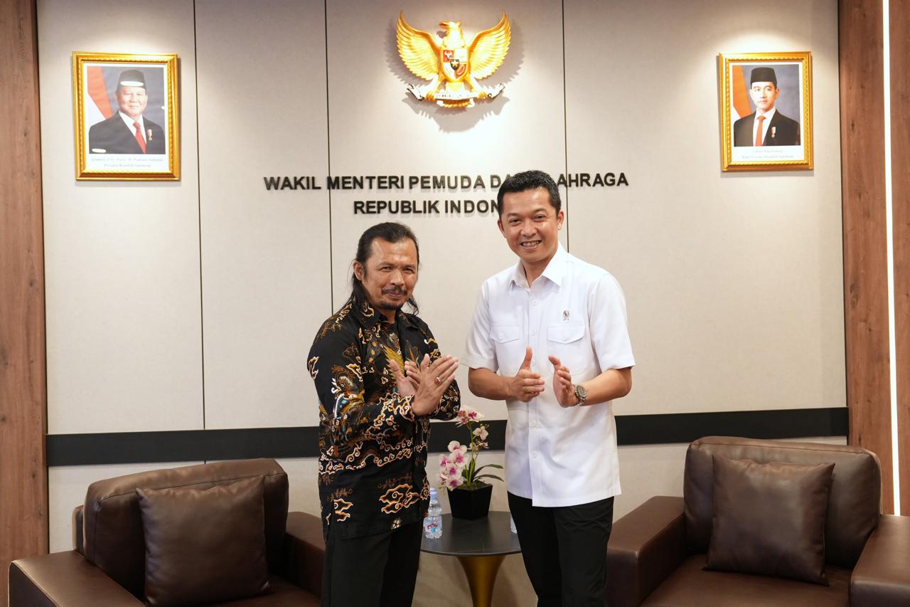 Wakil Menteri Pemuda dan Olahraga Republik Indonesia (Wamenpora RI) Taufik Hidayat menyambut baik rencana penyelenggaraan Kasundan International Silat Camp (KISC) 2025 yang digagas oleh Padepokan Kasundan, Kamis (10/7) di Kantor Kemenpora, Jakarta.(foto:H