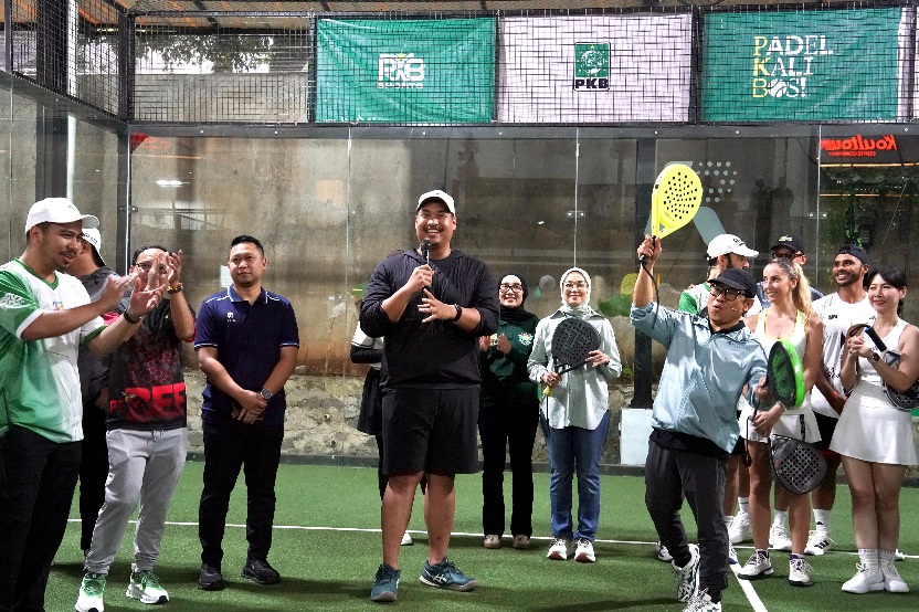 Menteri Pemuda dan Olahraga Republik Indonesia (Menpora RI) Dito Ariotedjo secara resmi membuka turnamen padel bertajuk “Padel Kali Bos” di Republic Padel, Jakarta, Minggu (13/7). Ajang ini digelar oleh Partai Kebangkitan Bangsa (PKB) dan menjadi salah sa