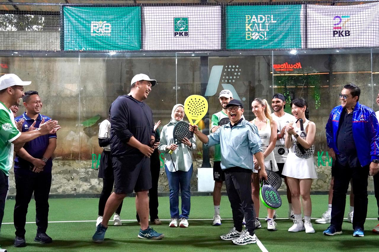 Menpora Dito Buka Turnamen 'Padel Kali Bos', Apresiasi Parpol Ikut Memasyarakatkan Olahraga