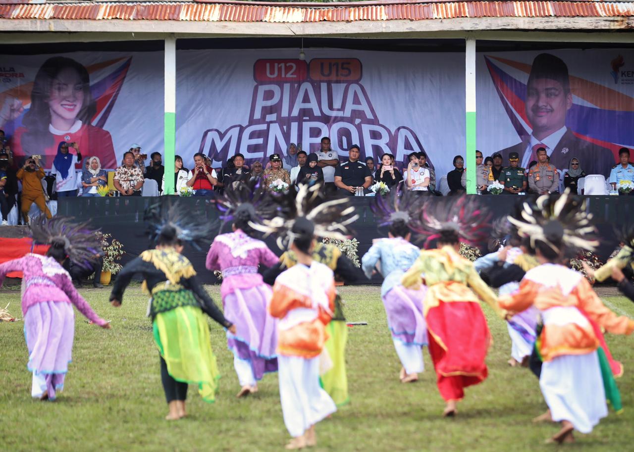 Kick-off Dimulai dari Ternate, Menpora Dito Resmi Membuka Turnamen Sepak Bola Piala Menpora 2025