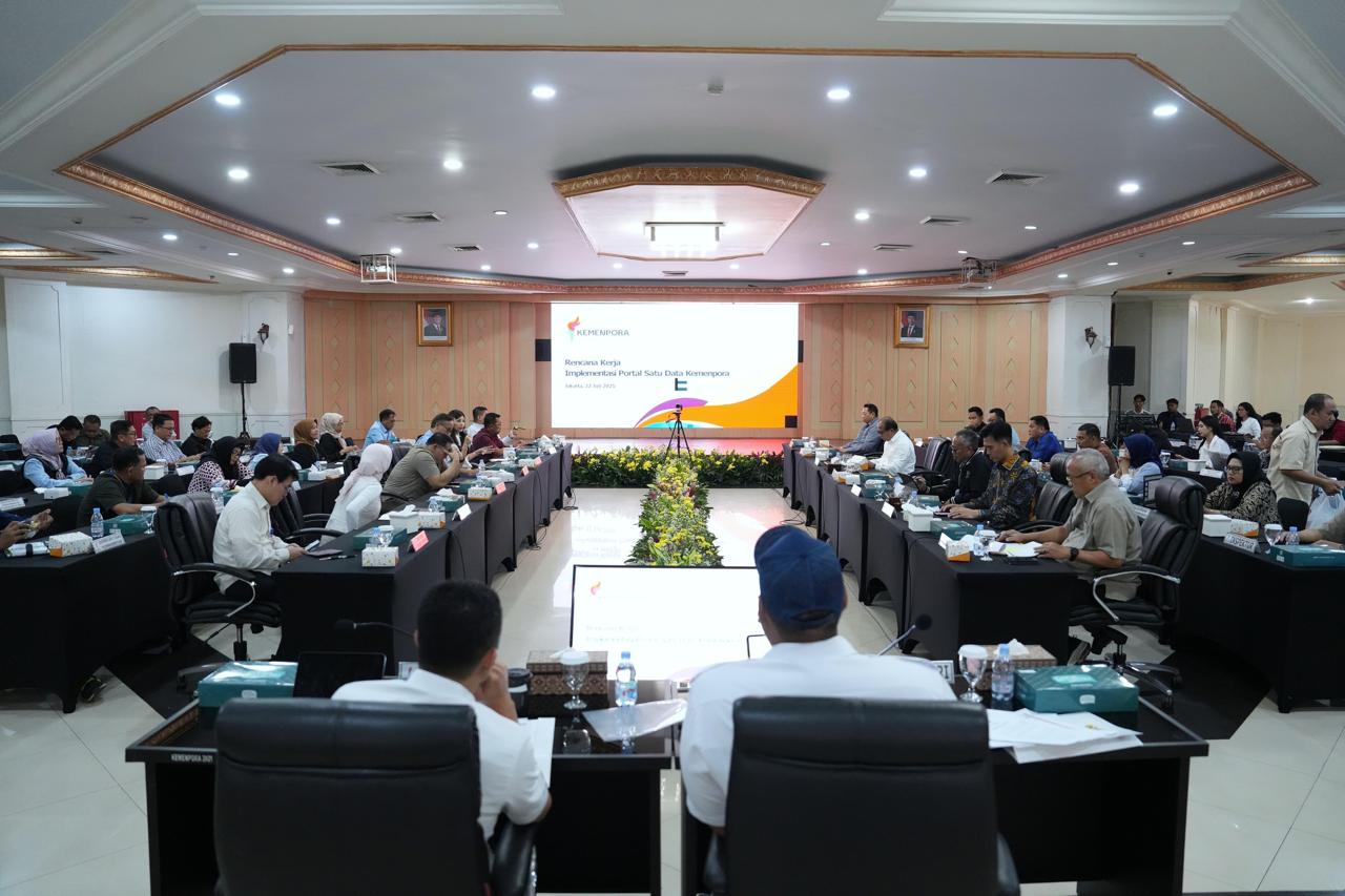 Rapat Pimpinan di Lingkungan Kemenpora, Menpora Dito Dorong Percepatan Implementasi Satu Data Kemenpora