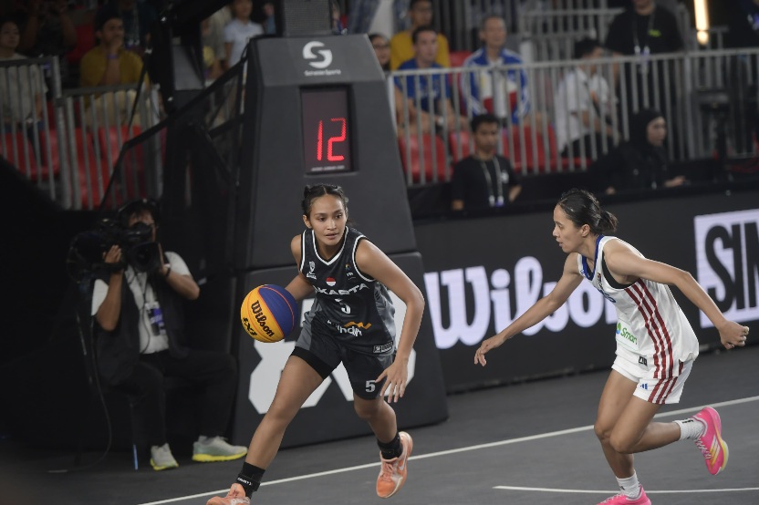 Menteri Pemuda dan Olahraga (Menpora) RI Dito Ariotedjo menghadiri upacara pembukaan turnamen bola basket 3x3, FIBA 3x3 Jakarta Women’s Series 2025 di Parkir Timur Gelora Bung Karno (GBK), Kamis (24/7) malam.(foto:bagus/kemenpora.go.id)