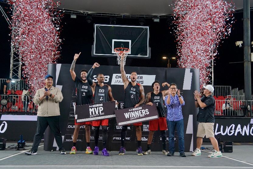 Menteri Pemuda dan Olahraga Republik Indonesia (Menpora RI) Dito Ariotedjo, secara resmi menutup penyelenggaraan final FIBA Inaspro 3x3 Challenger Jakarta 2025 yang digelar di Parkir Timur Gelora Bung Karno (GBK), Senayan, Jakarta, Minggu (27/7). (foto:Gi