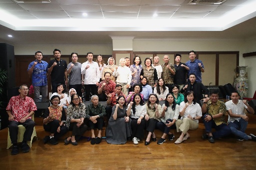 Wakil Menteri Pemuda dan Olahraga (Wamenpora) RI Taufik Hidayat menggelar makan malam bersama para anggota Indonesia Olympians Association (IOA) di kediaman tokoh olahraga Agum Gumelar, Jalan Panglima Polim 3, No 145-146, Melawai, Kebayoran Baru, Jakarta 