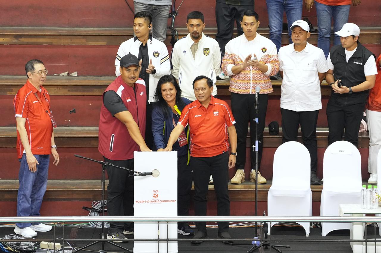 Menteri Pemuda dan Olahraga Republik Indonesia (Menpora RI) Dito Ariotedjo berharap FIVB Volleyball Women’s U21 World Championship 2025 jadi ajang menaikkan ranking dan prestasi olahraga voli Indonesia di pentas dunia. (foto:Herry/kemenpora.go.id)