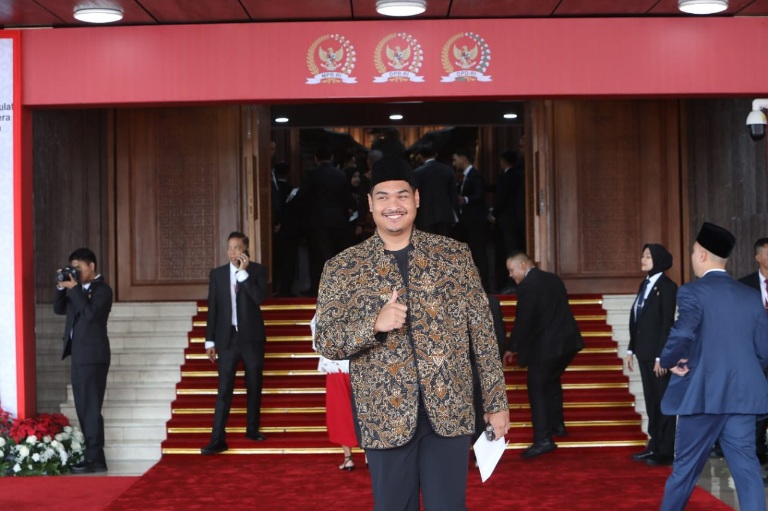 Menteri Pemuda dan Olahraga Republik Indonesia (Menpora RI) Dito Aritedjo hari Jumat (15/08) pagi menghadiri Sidang Tahunan MPR RI dan Sidang Bersama DPR RI dan DPD RI di Gedung Nusantara MPR/DPR RI, Jakarta. (foto:dokparlemen.id)