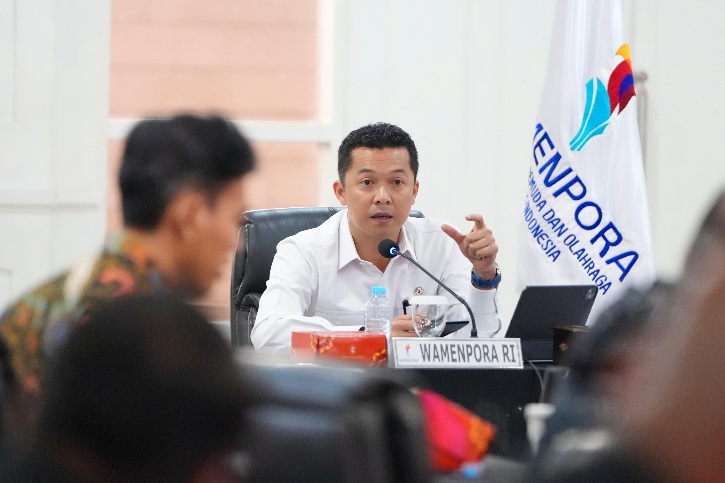 Wakil Menteri Pemuda dan Olahraga Republik Indonesia (Wamenpora RI), Taufik Hidayat memastikan kelanjutan program Kemenpora terus berjalan, menyusul berakhirnya tugas Dito Ariotedjo sebagai Menpora. (foto:Gilang/kemenpora.go.id)