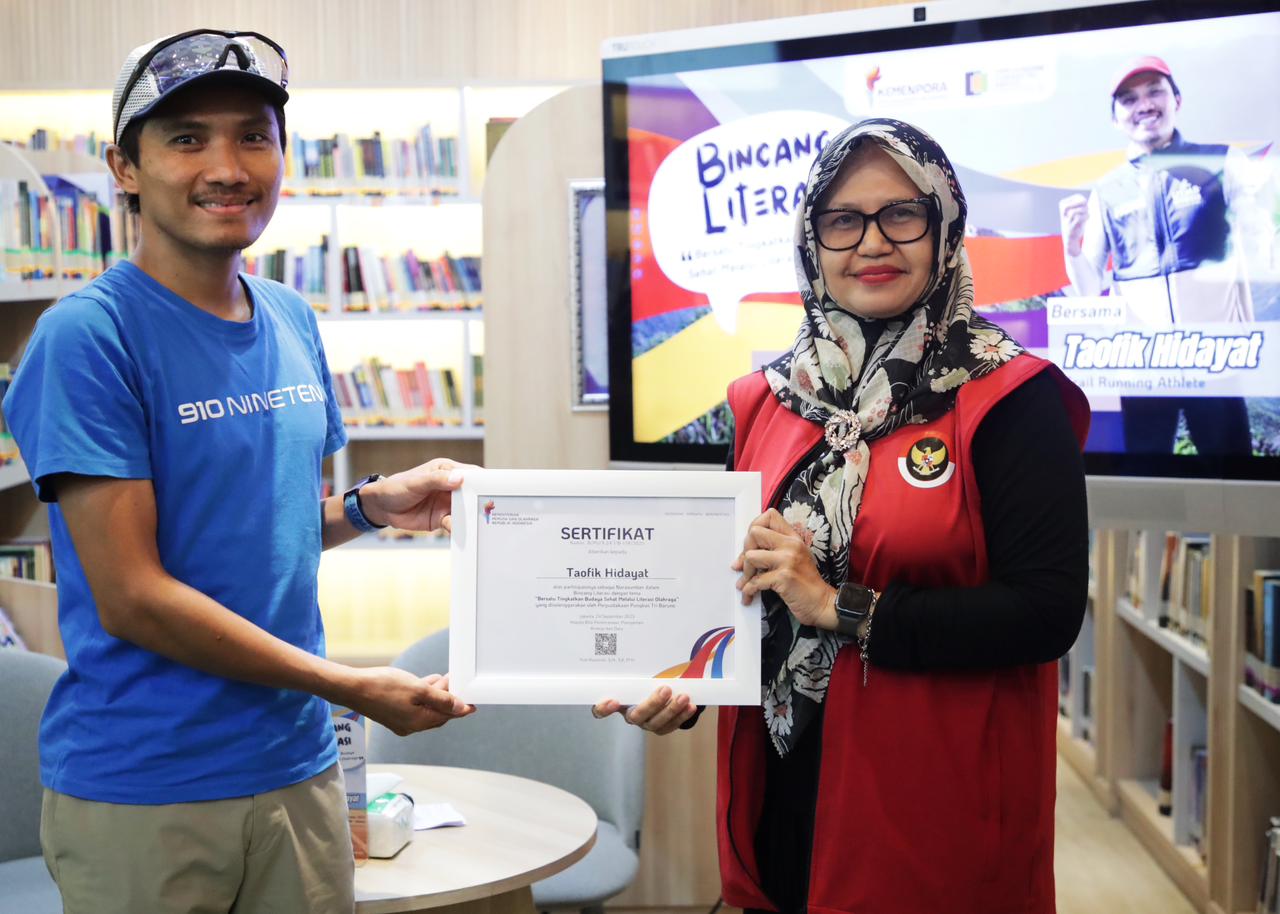 Perpustakaan Pungkas Tri Baruno (PTB) Kementerian Pemuda dan Olahraga (Kemenpora) RI kembali menggelar Bincang Literasi, Rabu (24/9) pagi. Bertempat di Ruang Perpustakaan PTB, Graha Kemenpora, Jalan Gerbang Pemuda Nomor 3 Senayan, Bincang Literasi kali in