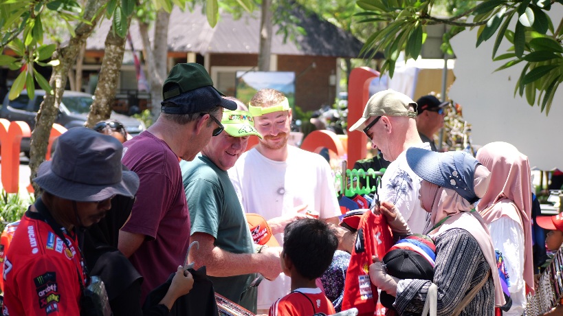 Penyelenggaraan balap motor bergengsi di dunia seri ke-18 Pertamina Grand Prix of Indonesia 2025 menjadi momen sangat berharga bagi para pelaku Usaha Mikro Kecil dan Menengah (UMKM) di kawasan Bazaar Mandalika, Lombok Tengah, Nusa Tenggara Barat (NTB), Ju