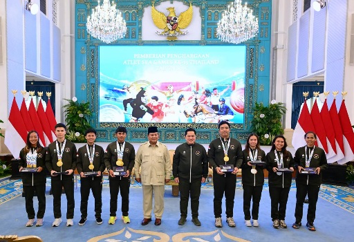 Presiden RI, Prabowo Subianto, mengundang para peraih medali SEA Games 2025 memenuhi Istana Negara pada Kamis sore (8/1) untuk memberikan penghargaan berupa bonus. (foto:istimewa)